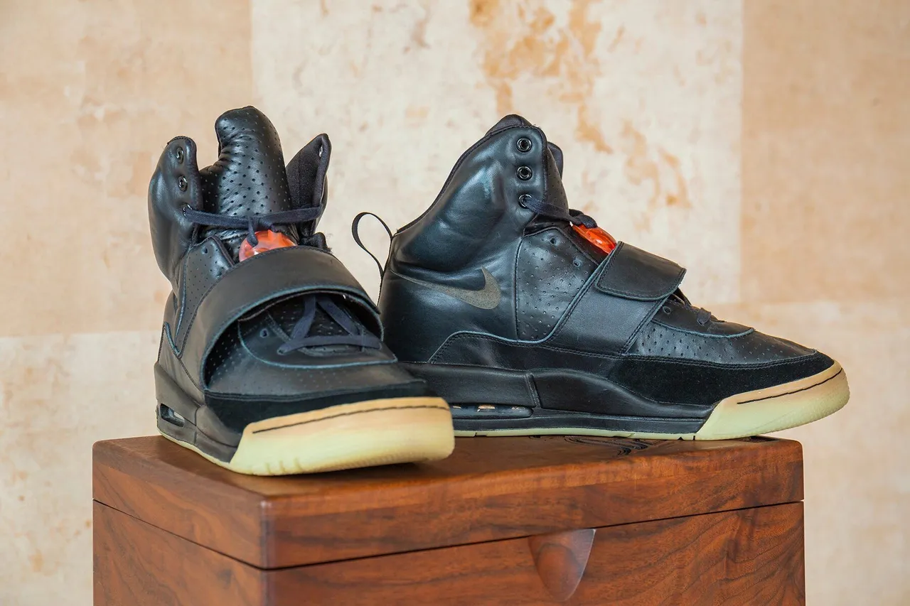 Vérification de l'authenticité d'une sneaker avec le détecteur de contrefaçon LePriseur
