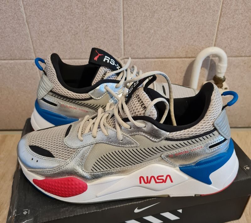 Paire de sneakers authentique